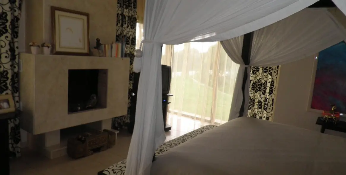 Long-term rent of detached villa in Estepona 24