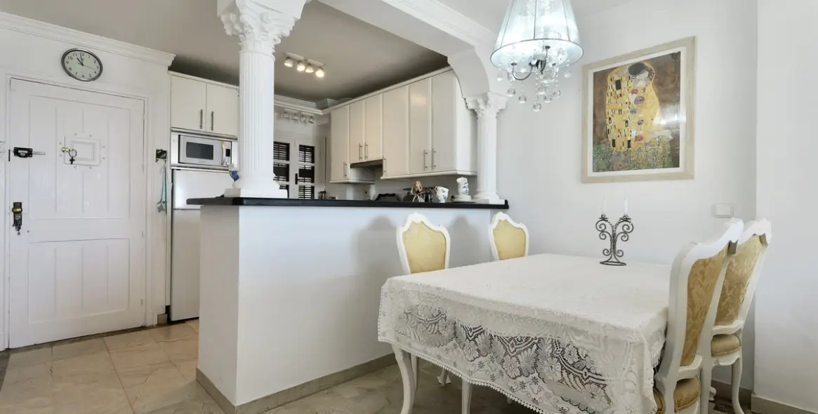 Long-term rent of duplex in Estepona 30