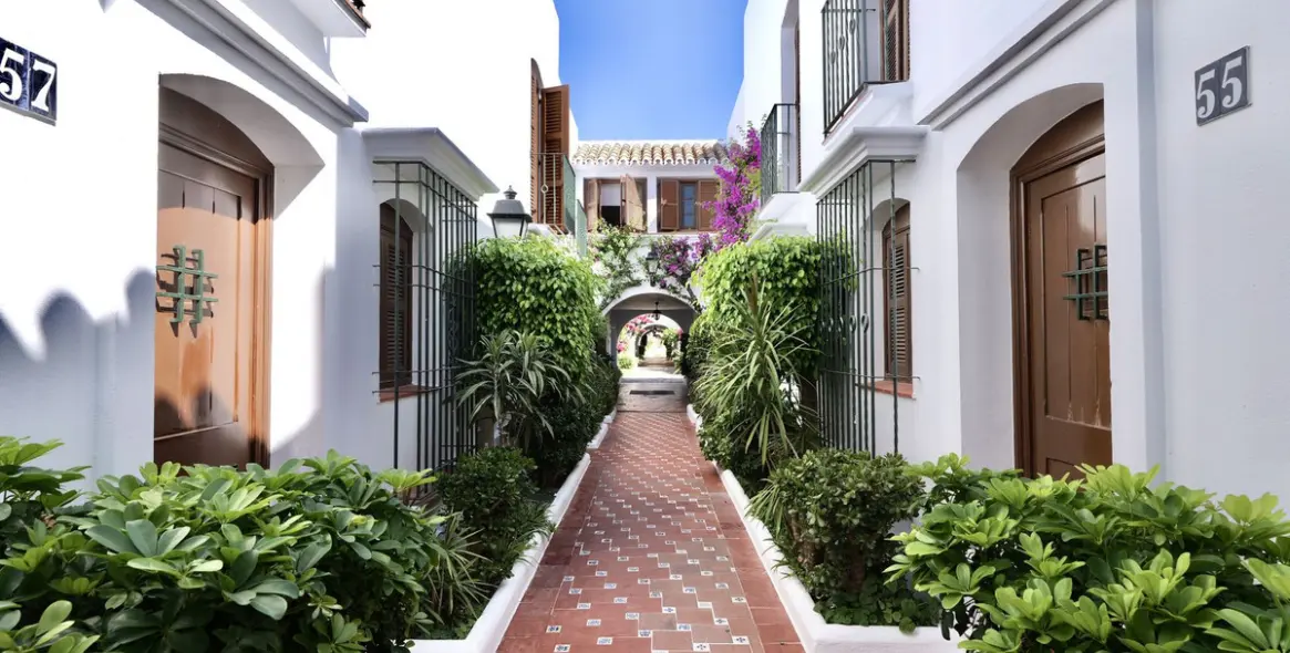 Long-term rent of duplex in Estepona 33