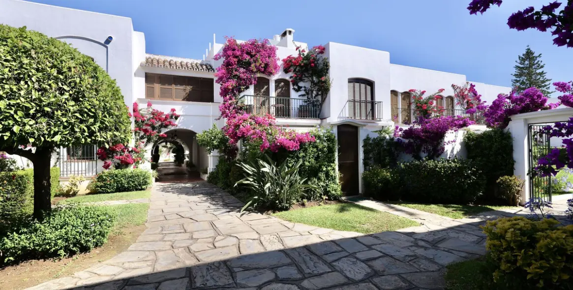 Long-term rent of duplex in Estepona 34
