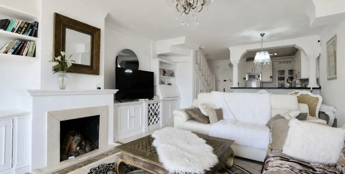 Long-term rent of duplex in Estepona 36