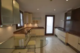 Image 4 thumb