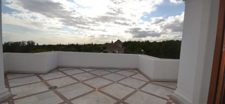 Long-term rent of penthouse in Sierra Blanca 4