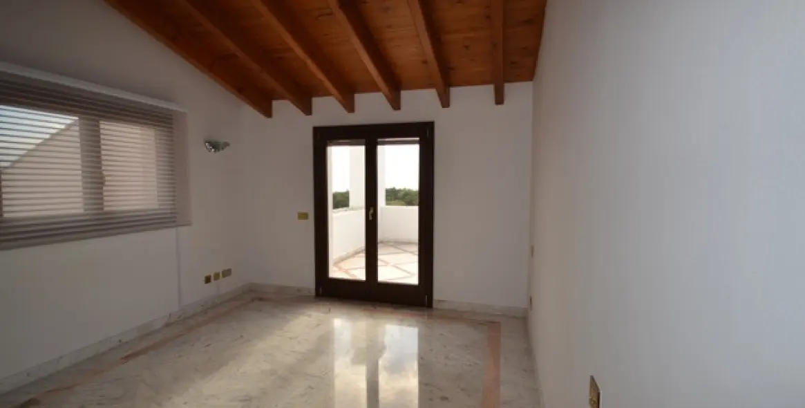 Long-term rent of penthouse in Sierra Blanca 7