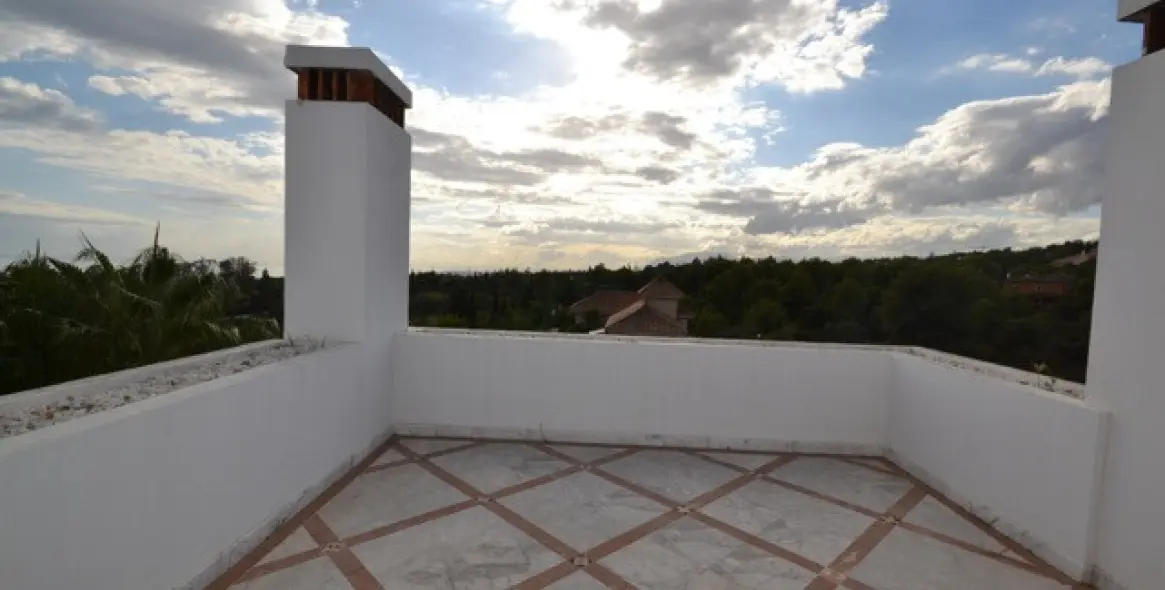 Long-term rent of penthouse in Sierra Blanca 8