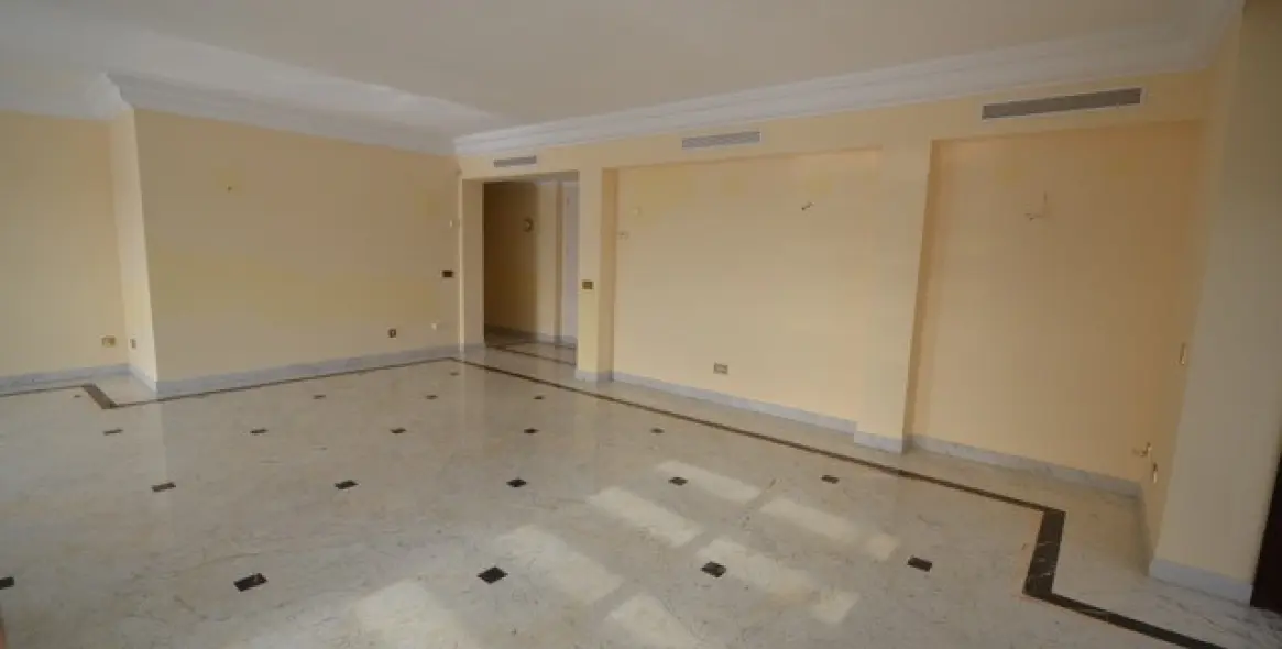 Long-term rent of penthouse in Sierra Blanca 14