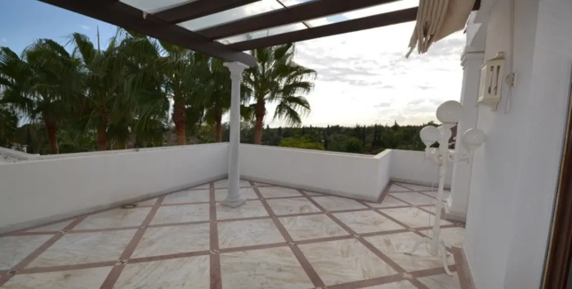 Long-term rent of penthouse in Sierra Blanca 16