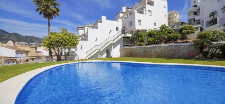 Venta de apartamento en planta media en Benalmadena 0