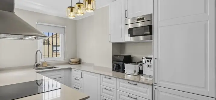 Venta de apartamento en planta media en Benalmadena 2