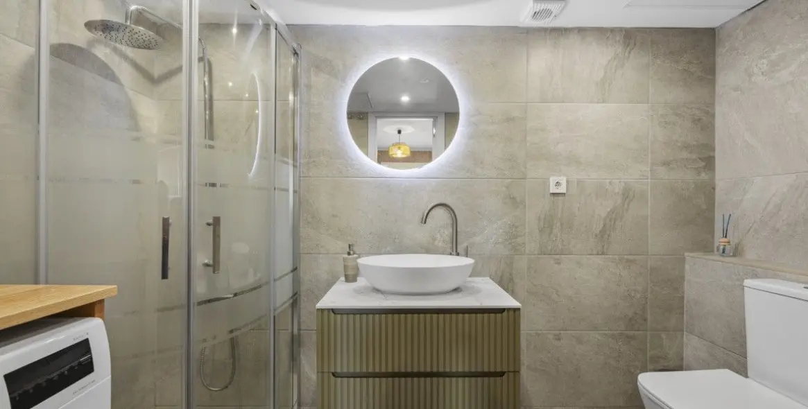 Sale of middle floor apartment in Benalmadena 20