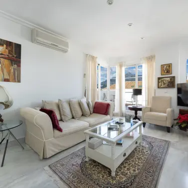 Venta de apartamento en planta media en Nueva Andalucía
