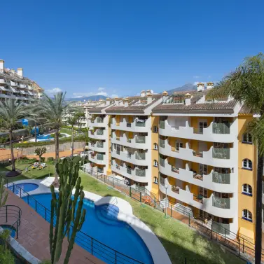 Venta de apartamento en planta media en Nueva Andalucía