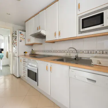 Venta de apartamento en planta media en Nueva Andalucía