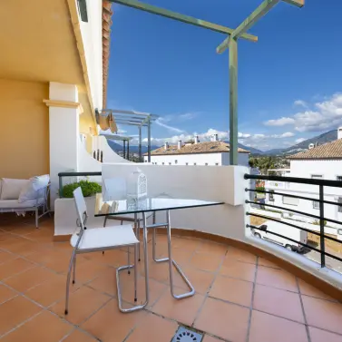 Venta de apartamento en planta media en Nueva Andalucía
