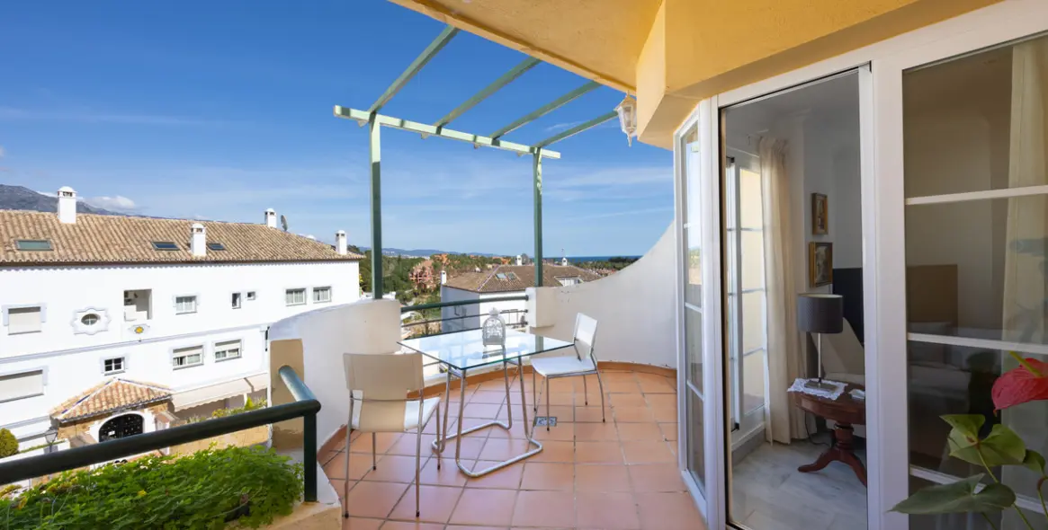 Venta de apartamento en planta media en Nueva Andalucía 5