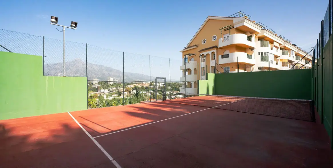 Venta de apartamento en planta media en Nueva Andalucía 24