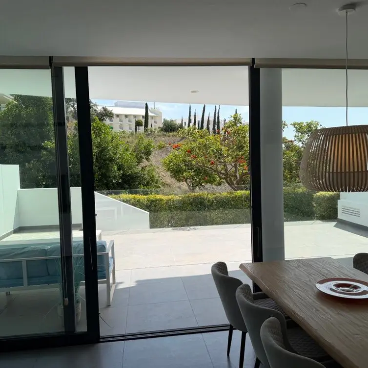 Venta de apartamento en planta baja en Higueron
