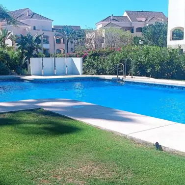 Sale of middle floor apartment in Elviria