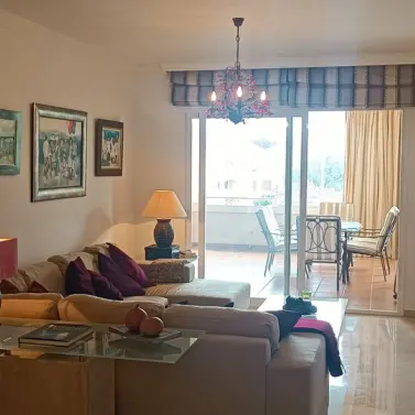 Sale of middle floor apartment in Elviria