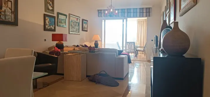Sale of middle floor apartment in Elviria 4
