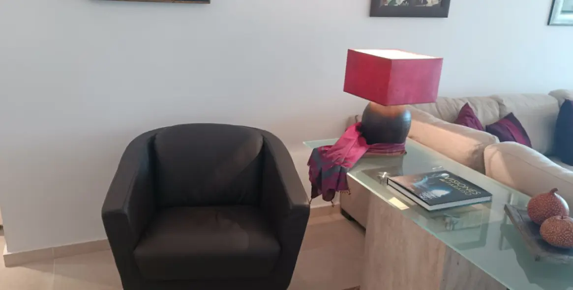 Sale of middle floor apartment in Elviria 6