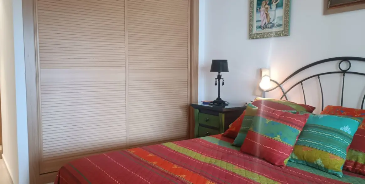 Sale of middle floor apartment in Elviria 21