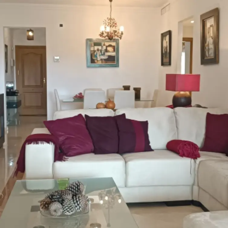 Venta de apartamento en planta media en Elviria