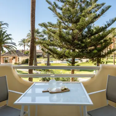 Sale of middle floor apartment in La Cala de Mijas