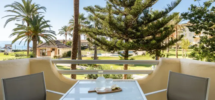 Sale of middle floor apartment in La Cala de Mijas 1
