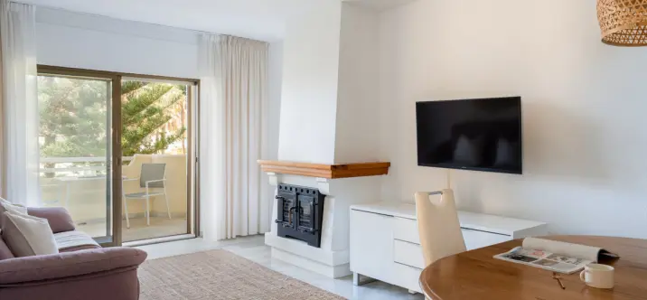 Sale of middle floor apartment in La Cala de Mijas 3
