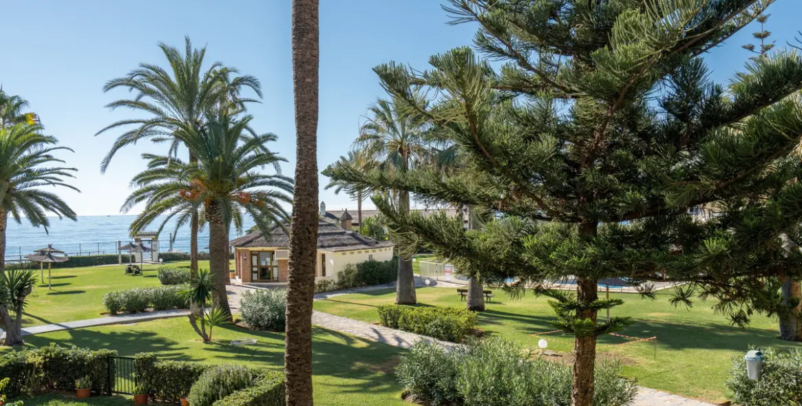Sale of middle floor apartment in La Cala de Mijas 17