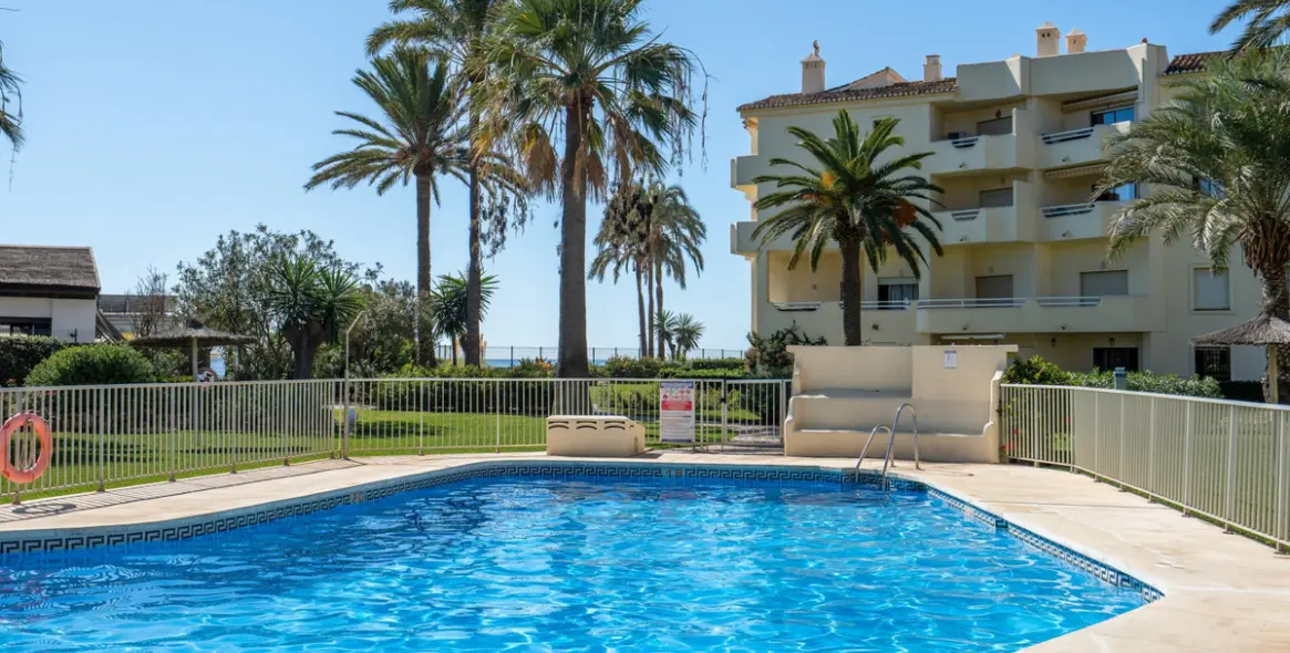 Sale of middle floor apartment in La Cala de Mijas 19