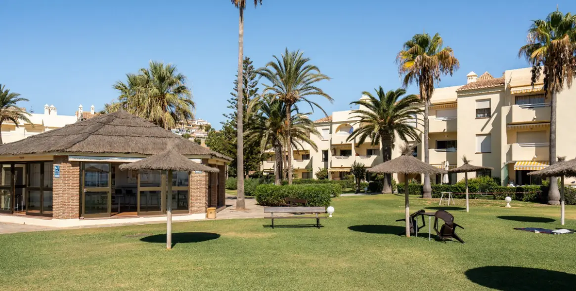 Sale of middle floor apartment in La Cala de Mijas 22