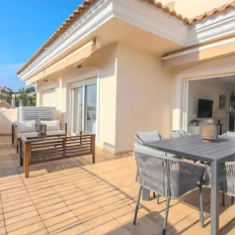 Venta de apartamento en planta media en Nueva Andalucía