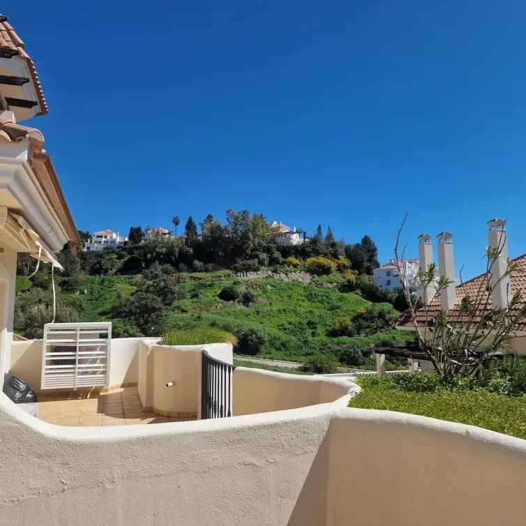Venta de apartamento en planta media en Nueva Andalucía