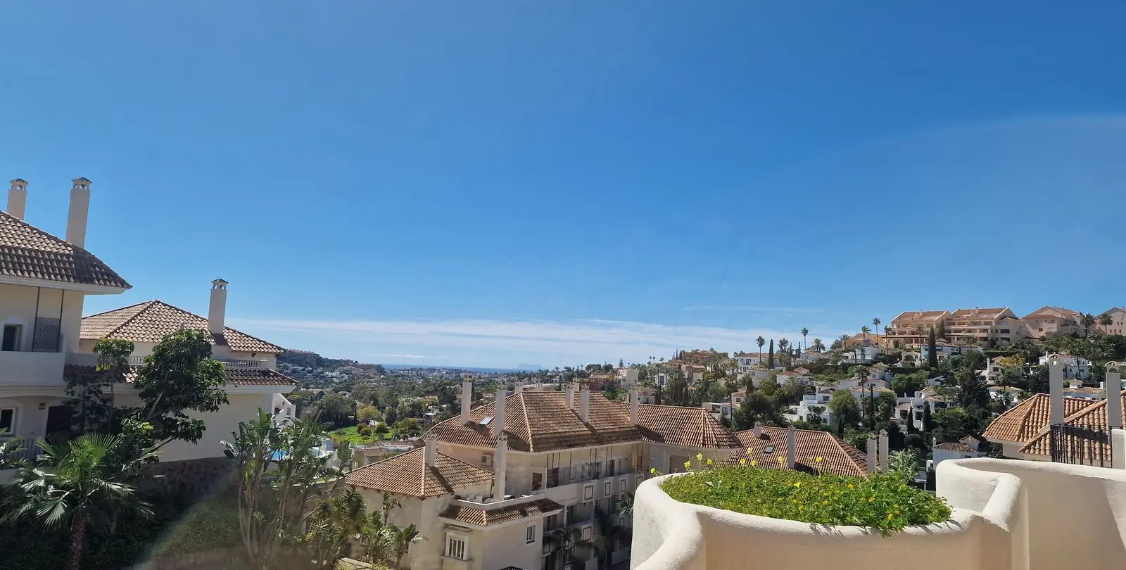 Sale of middle floor apartment in Nueva Andalucía 5