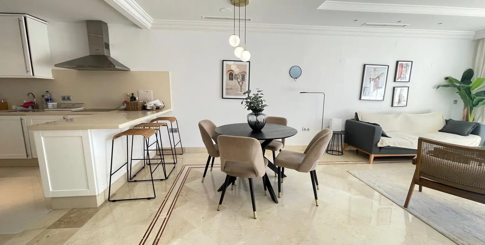 Sale of middle floor apartment in Nueva Andalucía 7