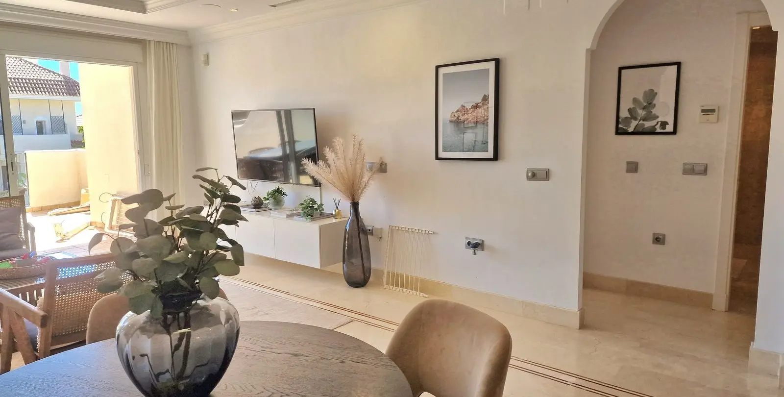 Sale of middle floor apartment in Nueva Andalucía 10