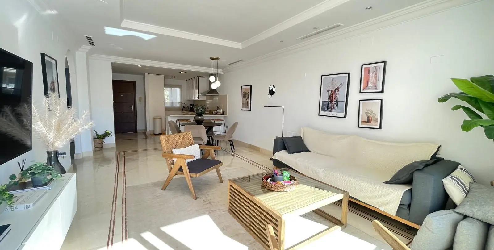 Sale of middle floor apartment in Nueva Andalucía 13