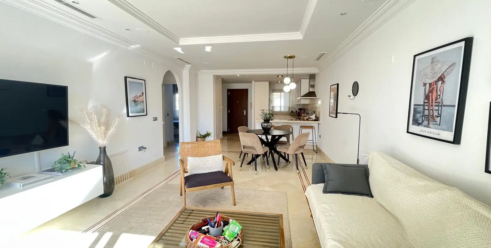 Sale of middle floor apartment in Nueva Andalucía 14