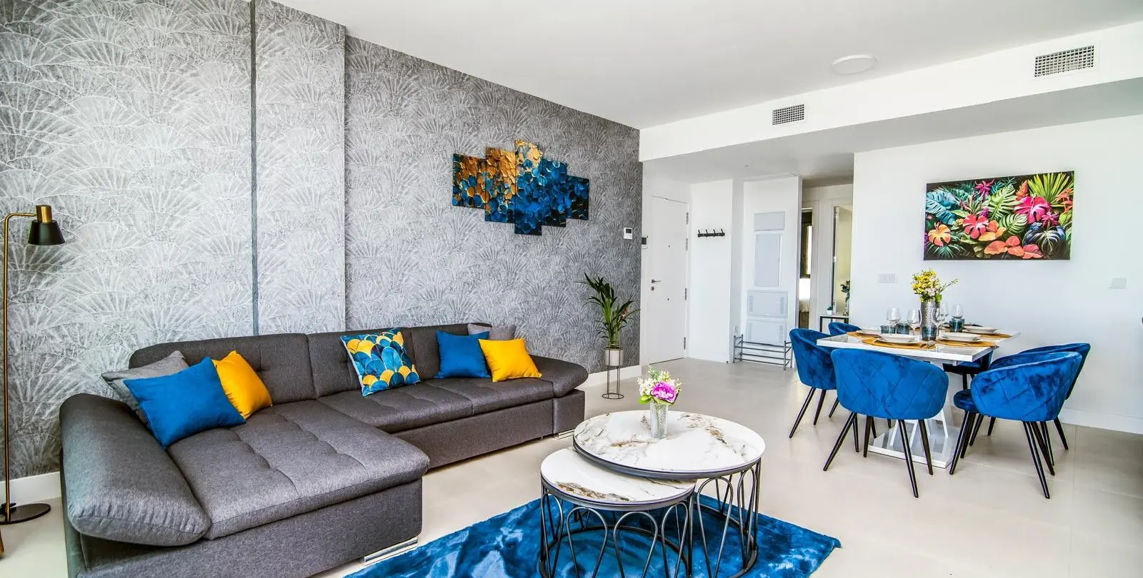 Sale of middle floor apartment in Fuengirola 6
