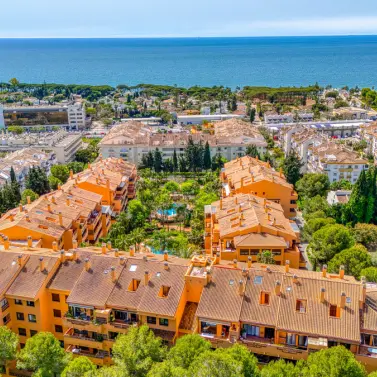 Venta de apartamento en planta media en The Golden Mile
