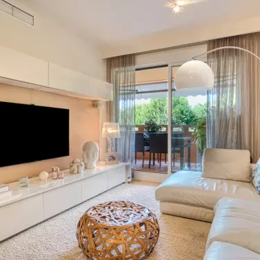 Venta de apartamento en planta media en The Golden Mile