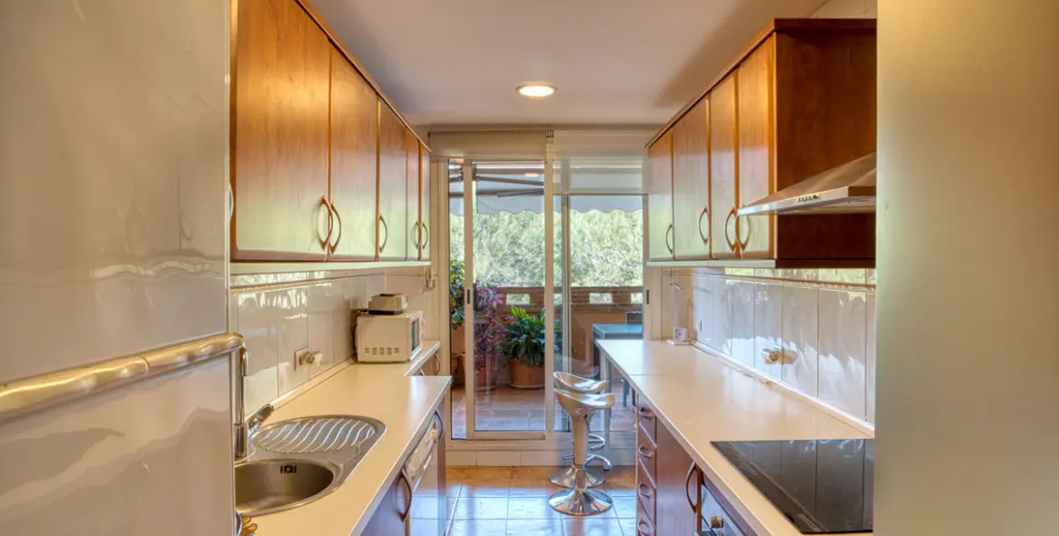 Venta de apartamento en planta media en The Golden Mile 4