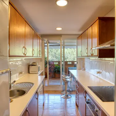 Venta de apartamento en planta media en The Golden Mile