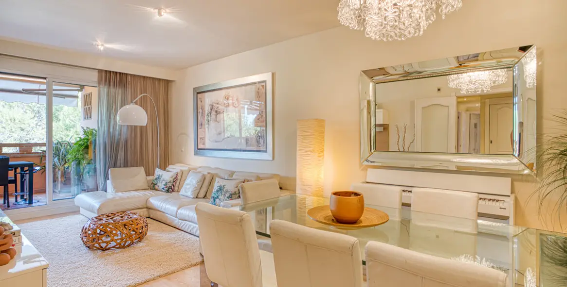 Venta de apartamento en planta media en The Golden Mile 6