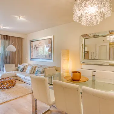 Venta de apartamento en planta media en The Golden Mile