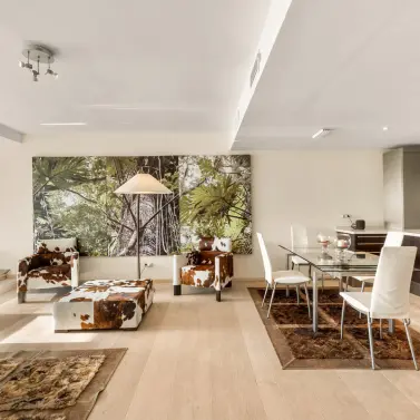 Venta de apartamento en planta media en Puerto Banús