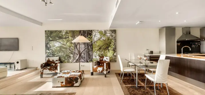 Venta de apartamento en planta media en Puerto Banús 3