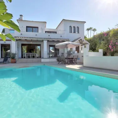 Venta de villa independiente en El Rosario